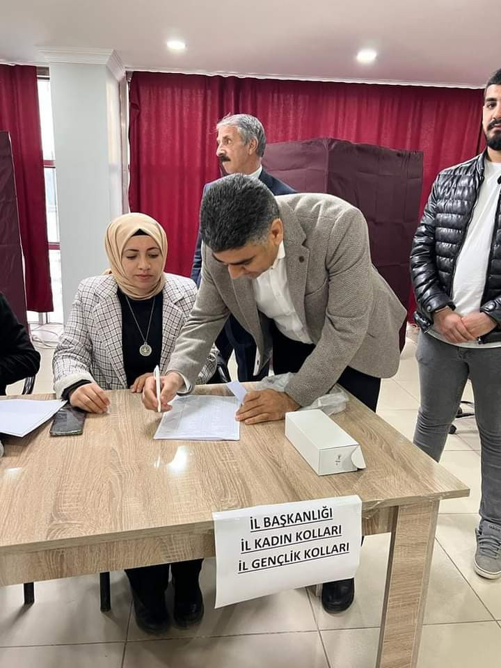 14 Mayıs 2023 tarihinde gerçekleşecek olan seçimler öncesinde 28. Dönem Milletvekili AK Parti Iğdır Aday Adayları Teşkilat Temayül Yoklaması başladı.