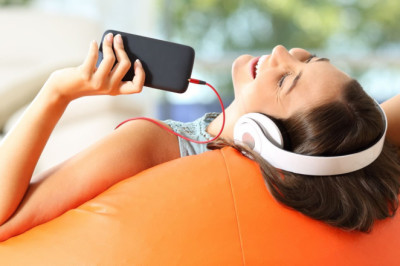 Yasal Olarak Ücretsiz Müzik İndirmek için En İyi 10 Ücretsiz Müzik İndirme Sitesi