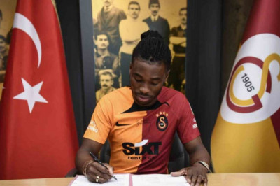 Galatasaray, Hatayspor'dan Samuel Ayomide Adekugbe'yi transfer etti