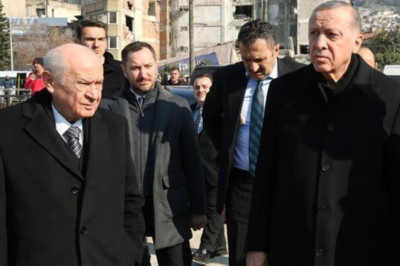 Cumhurbaşkanı Erdoğan ve MHP Lideri Bahçeli Deprem Bölgesinde İncelemelerde Bulundu