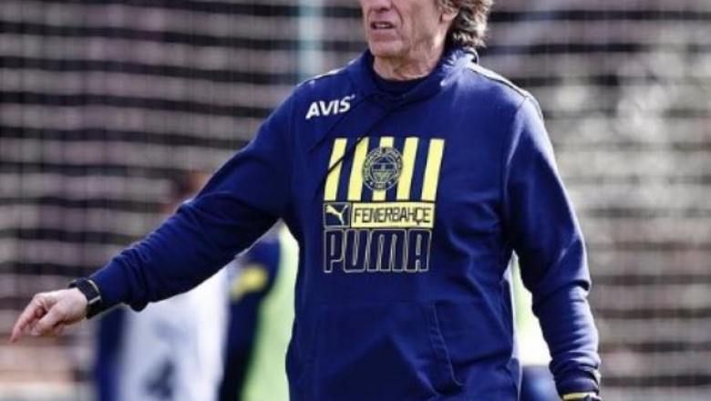 Fenerbahçe Teknik Direktörü Jorge Jesus'un 'Şampiyonluk İçin Geri Dönüşe Hazırlanıyoruz' Paylaşımı Sosyal Medyada Olay Oldu