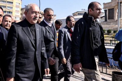 Kılıçdaroğlu, özellikle depremle ilgili özel yasal düzenlemeler yapılması için çağrıda bulundu