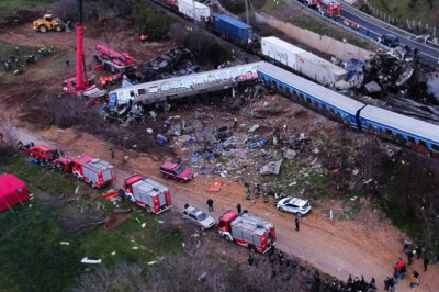 Yunanistan'da Tren Kazası: 40 Ölü ve 130 Yaralı
