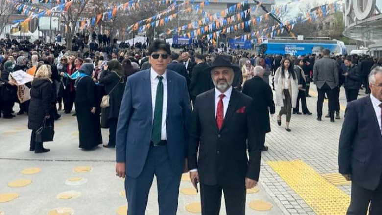 AK Parti'nin aday tanıtım toplantısına katılan İlçe Başkanı Hüseyin Şeyran
