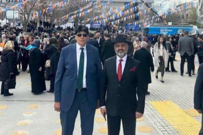 AK Parti'nin aday tanıtım toplantısına katılan İlçe Başkanı Hüseyin Şeyran