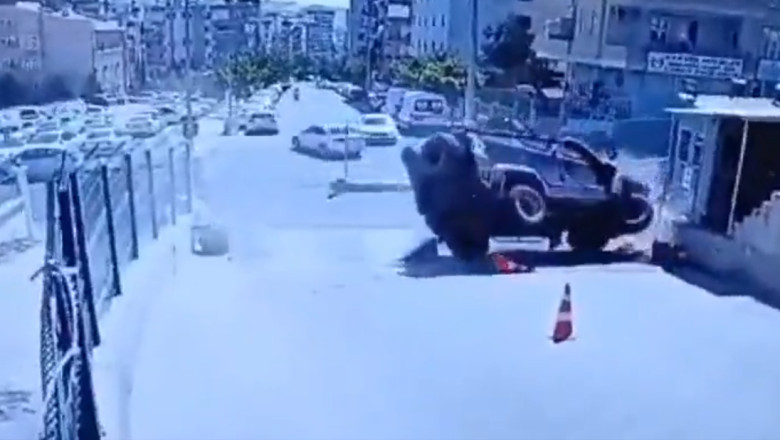 Şanlıurfa'da zırhlı polis aracı devrildi: 1 şehit 1 yaralı