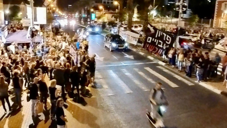 İsrail'de Kaçırılanların Serbest Bırakılması İçin Geniş Katılımlı Gösteriler Düzenlendi