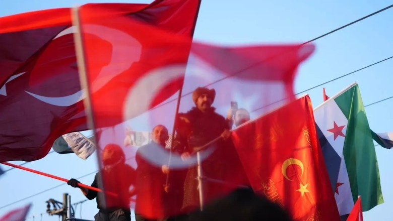 İstanbul'da Yeni Yılın İlk Gününde On Binlerce Kişi Gazze İçin Yürüdü